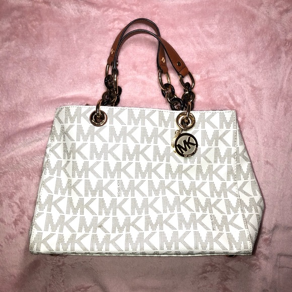 Michael Kors Handbags - Michael Kors Handbag Purse